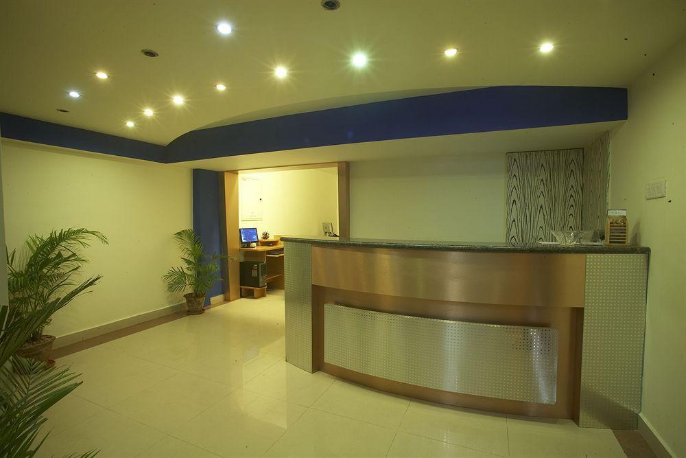 Hotel Crescent Inn Chennai Esterno foto