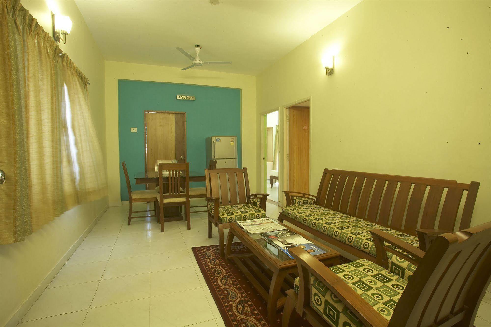 Hotel Crescent Inn Chennai Esterno foto