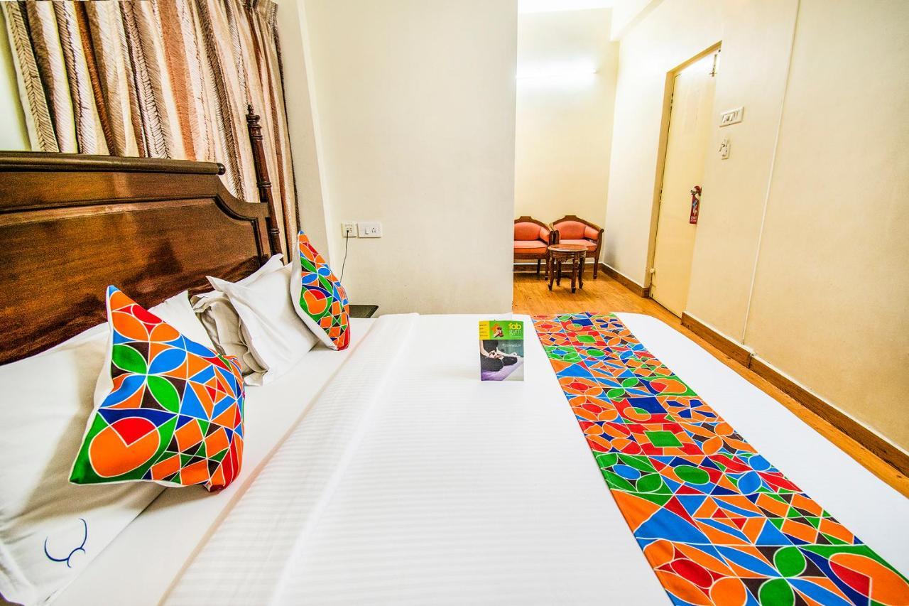 Hotel Crescent Inn Chennai Esterno foto