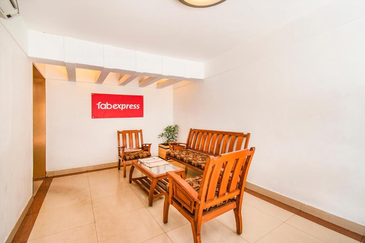 Hotel Crescent Inn Chennai Esterno foto