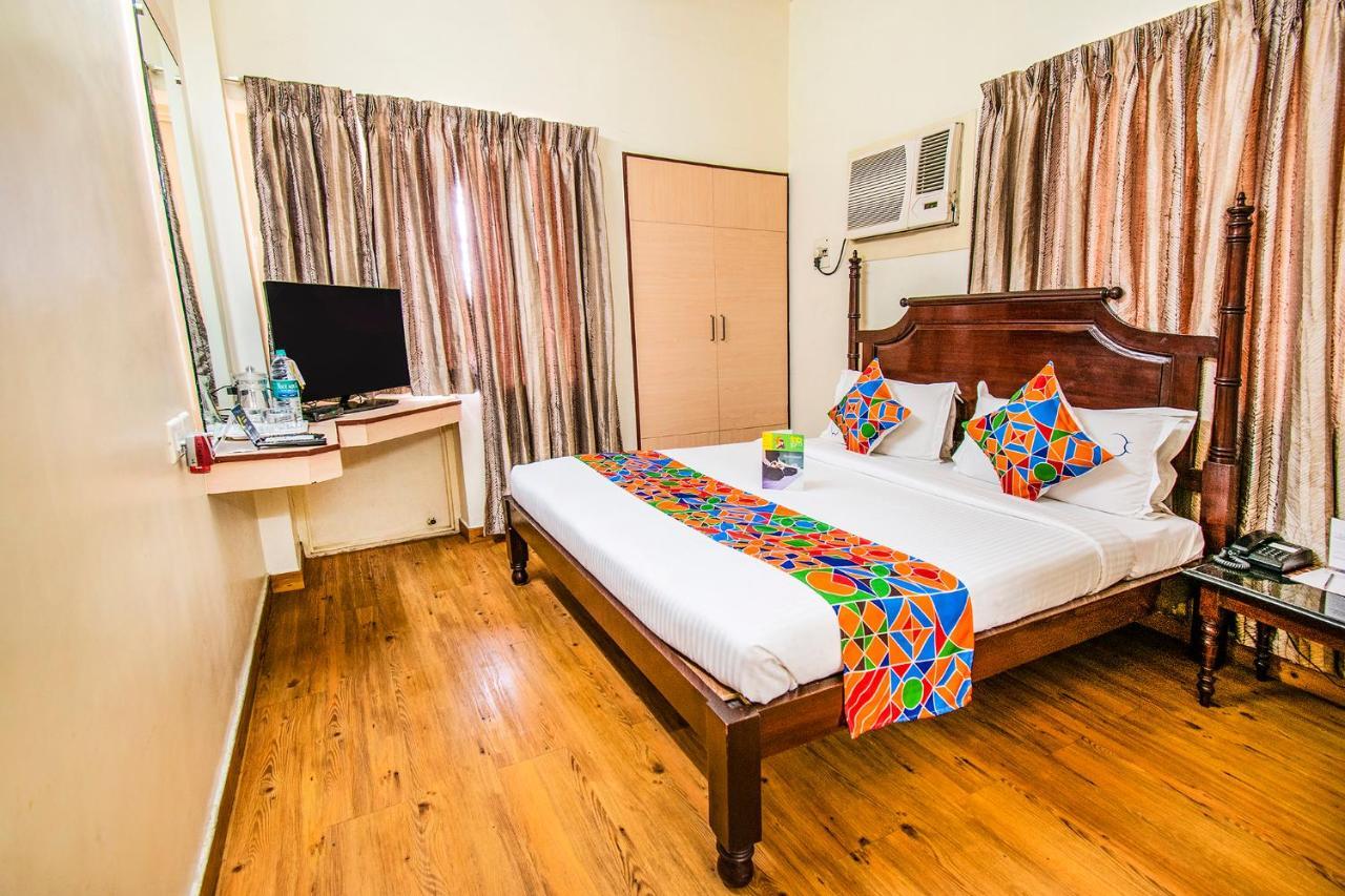 Hotel Crescent Inn Chennai Esterno foto